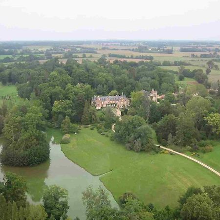 La Demeure D'Aglae Bed & Breakfast Villeneuve-sur-Allier Exterior photo