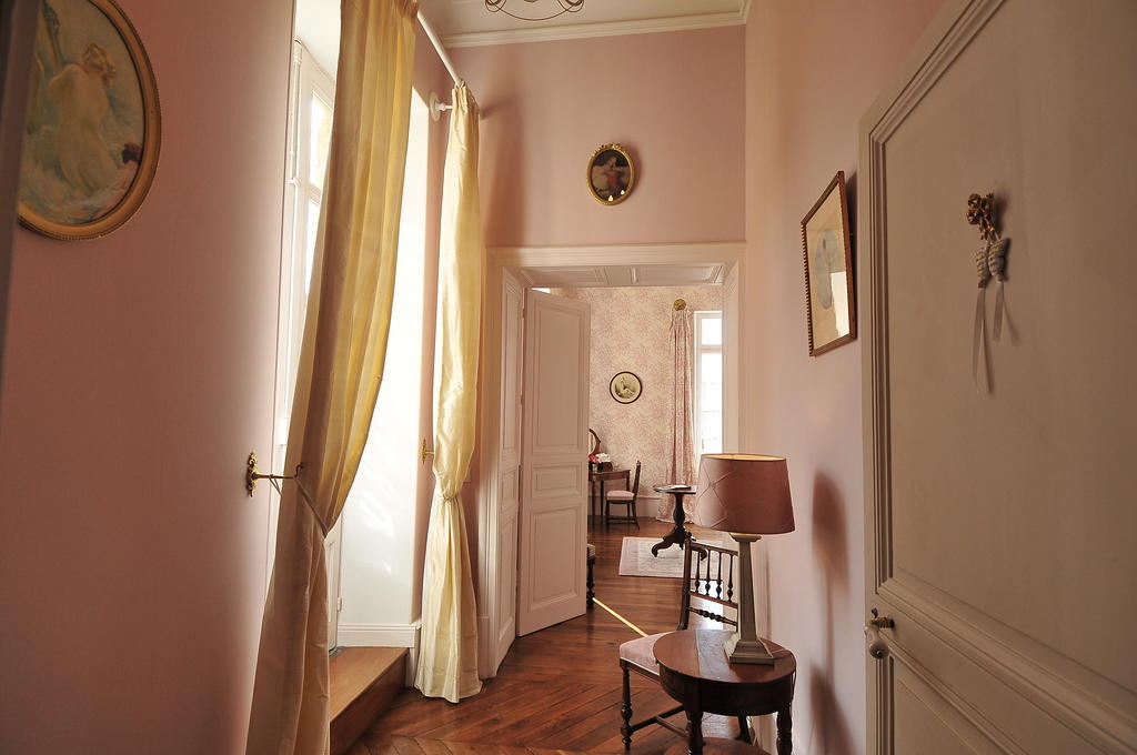 La Demeure D'Aglae Bed & Breakfast Villeneuve-sur-Allier Room photo