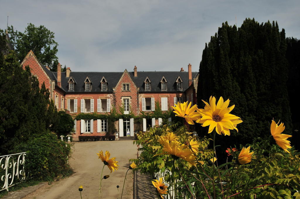 La Demeure D'Aglae Bed & Breakfast Villeneuve-sur-Allier Exterior photo